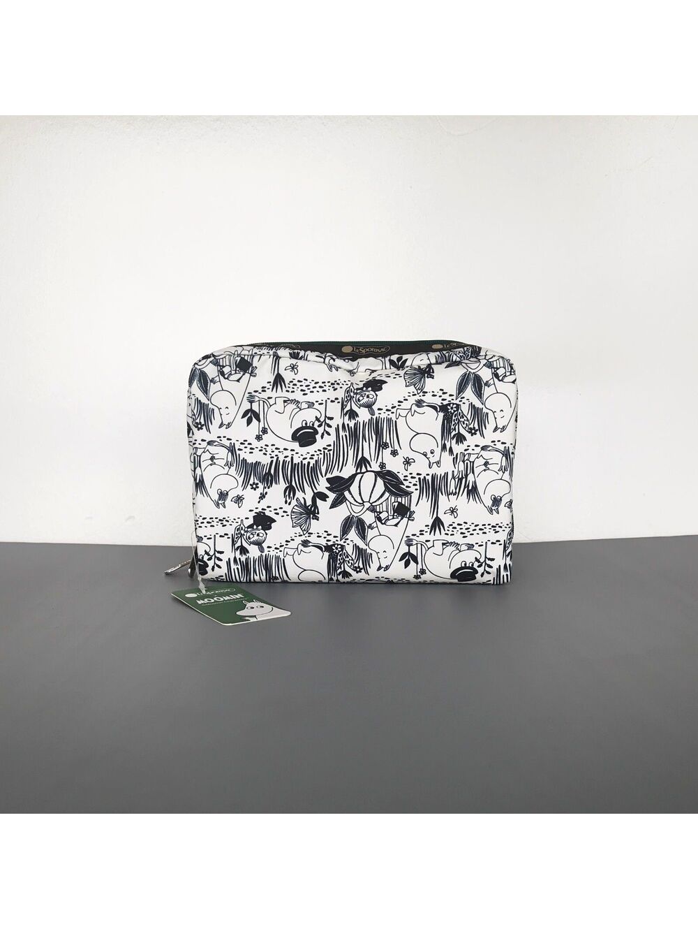 LeSportsac x Moomin Extra Large Rectangular Cosmetic Bag NWT - Picture 2 of 9